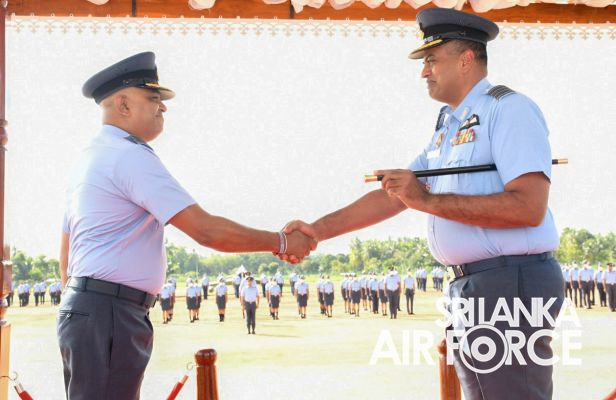 CHANGE OF COMMAND AT SLAF BASE HINGURAKGODA