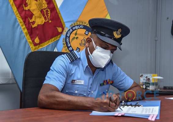 CHANGE OF
COMMAND AT THE NO 1 INFORMATION TECHNOLOGY WING, RATMALANA