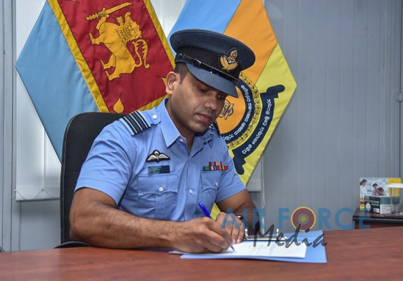 CHANGE OF
COMMAND AT THE NO 1 INFORMATION TECHNOLOGY WING, RATMALANA