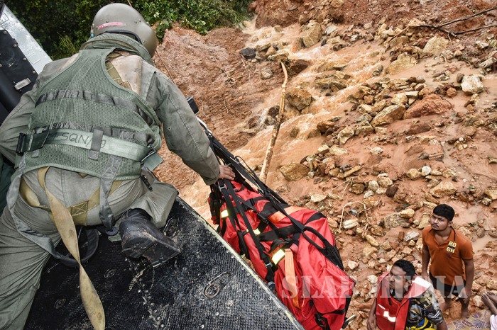 SLAF Assists flood-affected countrymen