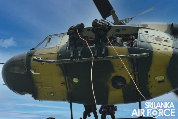 NO 05 JUNGLE WARFARE AND HELIBORNE OPERATION COURSE FOR SISTER SERVICES CONCLUDES AT MORAWEWA