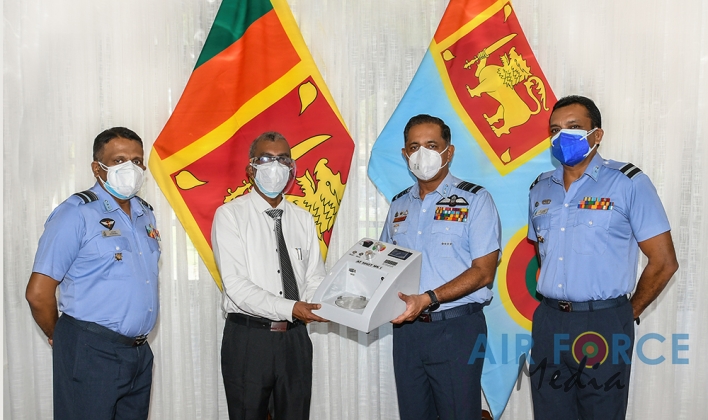 SRI LANKA AIR FORCE HANDS OVER TWO (02) HHOT UNITS TO NATIONAL HOSPITALS IN KARAPITIYA AND IDH