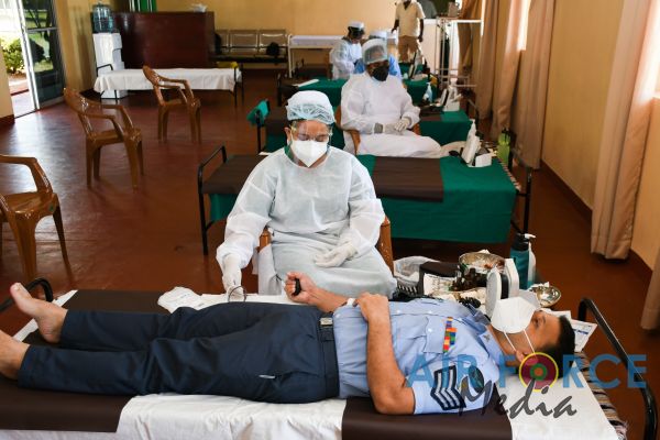 SLAF BASE
HINGURAKGODA CONDUCTS BLOOD DONATION CAMPAIGN
