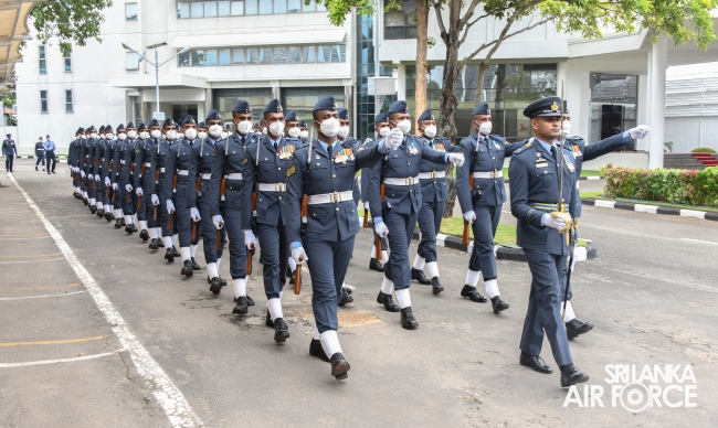THE CHIEF OF ARMY STAFF OF THE INDIAN ARMY CALLS ON THE COMMANDER OF THE SRI LANKA AIR FORCE