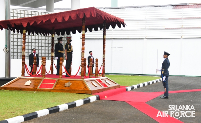 THE CHIEF OF ARMY STAFF OF THE INDIAN ARMY CALLS ON THE COMMANDER OF THE SRI LANKA AIR FORCE
