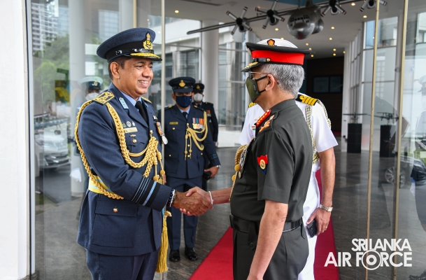 THE CHIEF OF ARMY STAFF OF THE INDIAN ARMY CALLS ON THE COMMANDER OF THE SRI LANKA AIR FORCE