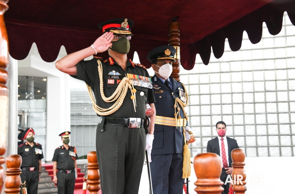 THE CHIEF OF ARMY STAFF OF THE INDIAN ARMY CALLS ON THE COMMANDER OF THE SRI LANKA AIR FORCE
