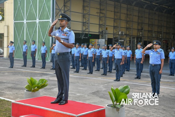 NO 10 FIGHTER
SQUADRON