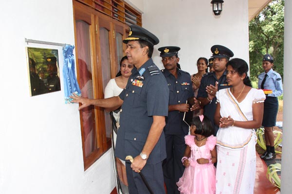 14th House Donation By SLAF Seva Vanitha Unit