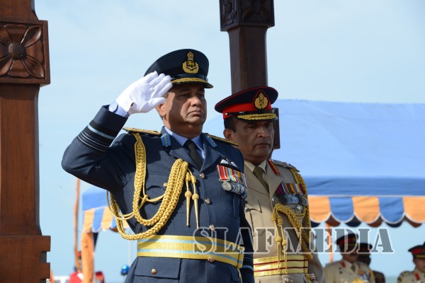 Commander of the Air Force Visits Army Commander