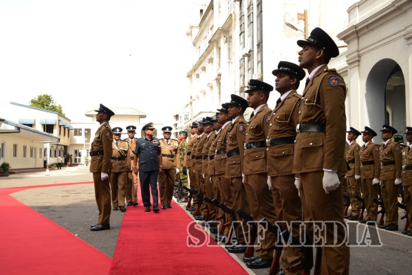 Commander
of the Air Force visits IGP