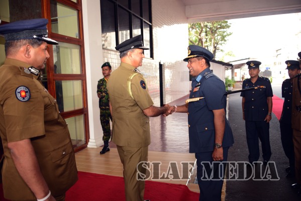 Commander
of the Air Force visits IGP