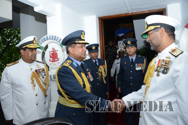 Air Force Commander Calls on Navy Commander