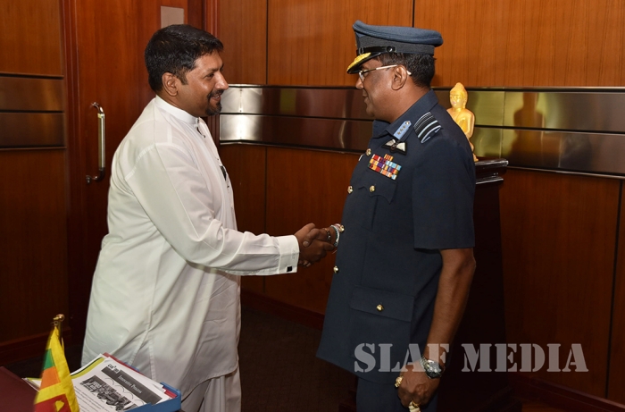 Commander Calls on the State Minister of Defence and Defence Secretary