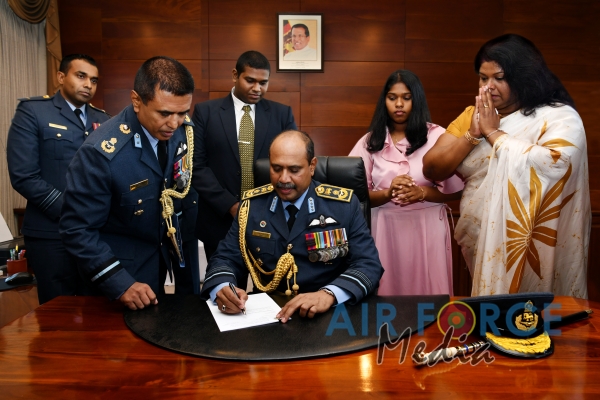 The 17th Commander of the Sri Lanka Air Force Assumes Duties at AFHQ