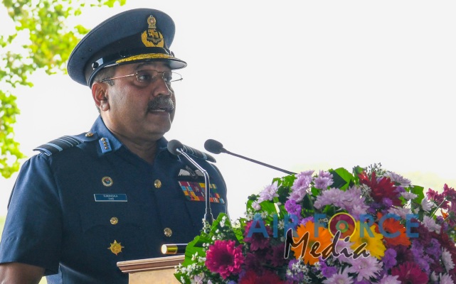 Outgoing Commander Bids Farewell to the Entire SLAF