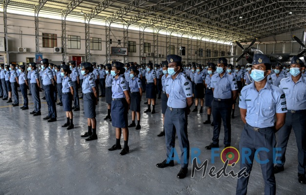 Outgoing Commander Bids Farewell to the Entire SLAF