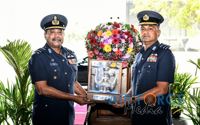 Outgoing Commander Bids Farewell to the Entire SLAF