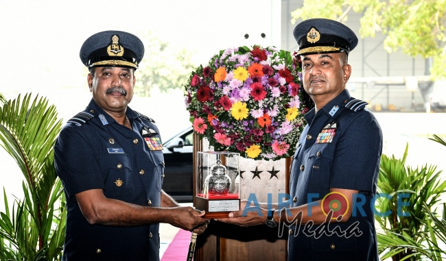 Outgoing Commander Bids Farewell to the Entire SLAF