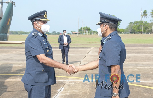 Outgoing Commander Bids Farewell to the Entire SLAF