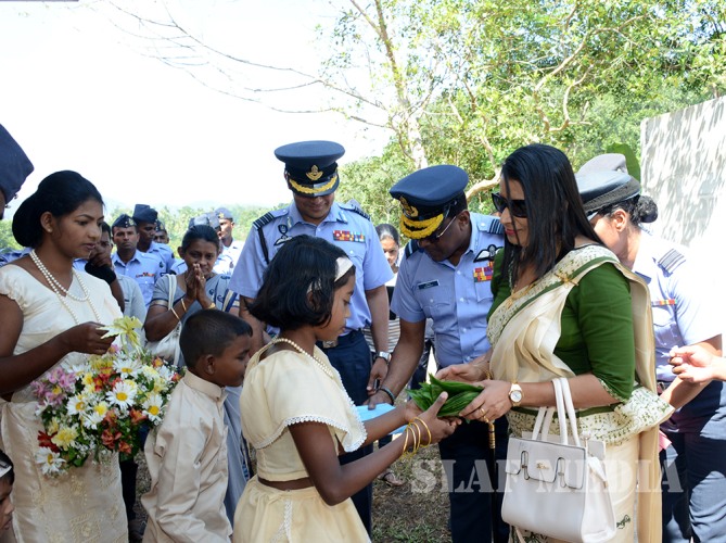 Handing Over of 19th ‘Guwan Lak Sevana’ House