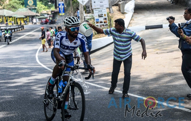 SLAF Cyclist, Leading Aircraftman Sanju Deemantha Wins 1st Leg of Guwan Hamuda Papedi Sawariya 2020