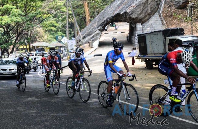 SLAF Cyclist, Leading Aircraftman Sanju Deemantha Wins 1st Leg of Guwan Hamuda Papedi Sawariya 2020