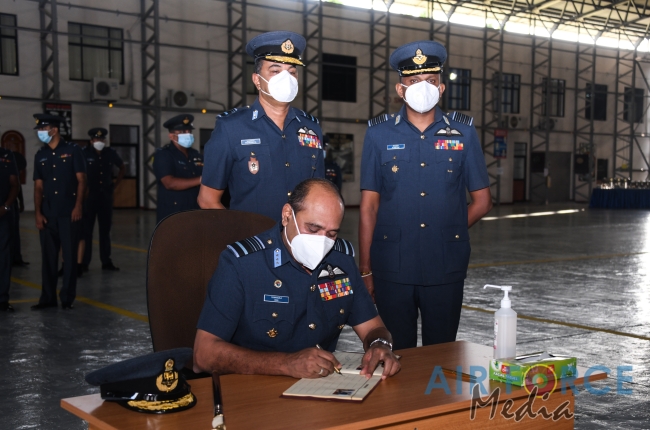 New Hangar Annexure of No 2 Heavy Transport Squadron Declared open by the Commander