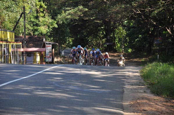‘Guwan Hamuda Papedi Sawariya 2011’ reaches Kandy