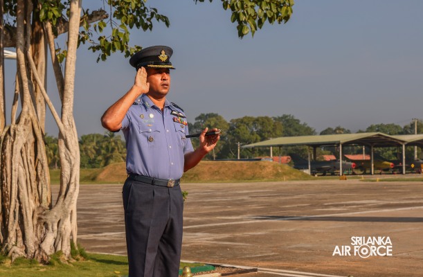 CHANGE OF
COMMAND AT NO 2 HEAVY TRANSPORT SQUADRON SLAF BASE KATUNAYAKE