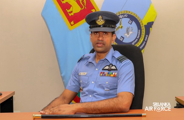 CHANGE OF
COMMAND AT NO 2 HEAVY TRANSPORT SQUADRON SLAF BASE KATUNAYAKE