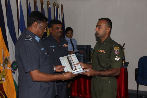 49வது தொகுதி அதிகாரிகளின் அணிவகுப்பு நிகழ்வு வெகு விமர்சியாக நடைப்பெற்றது