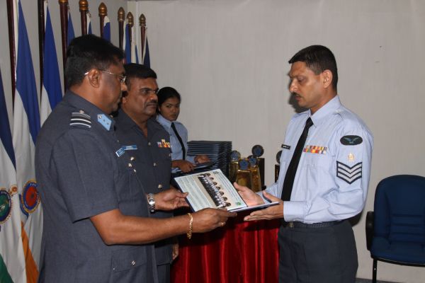 49வது தொகுதி அதிகாரிகளின் அணிவகுப்பு நிகழ்வு வெகு விமர்சியாக நடைப்பெற்றது