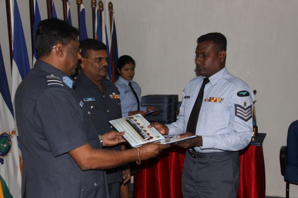 49வது தொகுதி அதிகாரிகளின் அணிவகுப்பு நிகழ்வு வெகு விமர்சியாக நடைப்பெற்றது