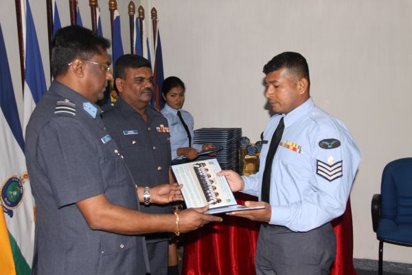 49வது தொகுதி அதிகாரிகளின் அணிவகுப்பு நிகழ்வு வெகு விமர்சியாக நடைப்பெற்றது