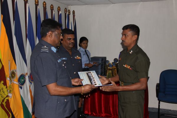 49வது தொகுதி அதிகாரிகளின் அணிவகுப்பு நிகழ்வு வெகு விமர்சியாக நடைப்பெற்றது