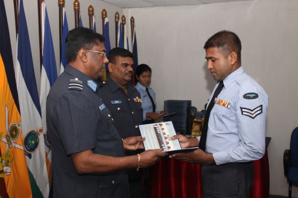 49வது தொகுதி அதிகாரிகளின் அணிவகுப்பு நிகழ்வு வெகு விமர்சியாக நடைப்பெற்றது