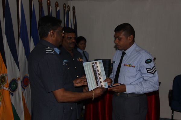 49வது தொகுதி அதிகாரிகளின் அணிவகுப்பு நிகழ்வு வெகு விமர்சியாக நடைப்பெற்றது