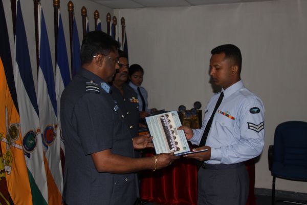 49வது தொகுதி அதிகாரிகளின் அணிவகுப்பு நிகழ்வு வெகு விமர்சியாக நடைப்பெற்றது