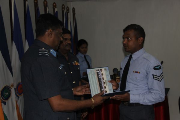 49வது தொகுதி அதிகாரிகளின் அணிவகுப்பு நிகழ்வு வெகு விமர்சியாக நடைப்பெற்றது