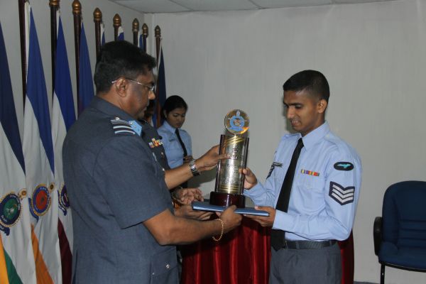 49வது தொகுதி அதிகாரிகளின் அணிவகுப்பு நிகழ்வு வெகு விமர்சியாக நடைப்பெற்றது