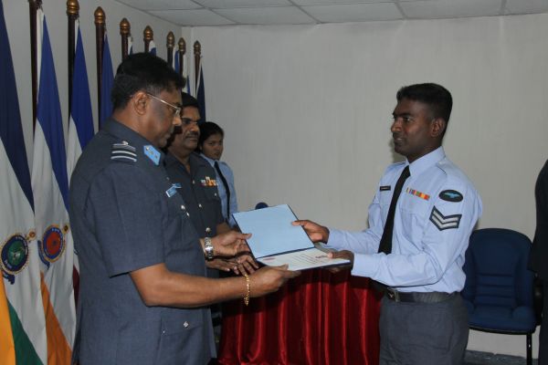 49வது தொகுதி அதிகாரிகளின் அணிவகுப்பு நிகழ்வு வெகு விமர்சியாக நடைப்பெற்றது