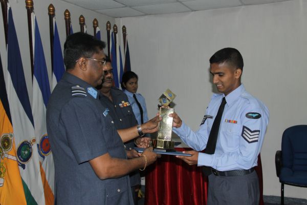 49வது தொகுதி அதிகாரிகளின் அணிவகுப்பு நிகழ்வு வெகு விமர்சியாக நடைப்பெற்றது