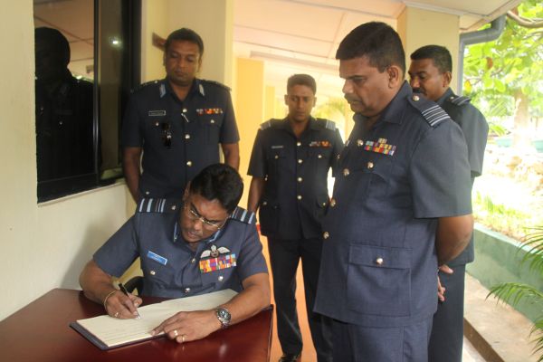 49வது தொகுதி அதிகாரிகளின் அணிவகுப்பு நிகழ்வு வெகு விமர்சியாக நடைப்பெற்றது