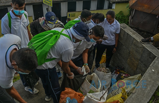 SLAF
CONDUCTS 'SRI PADA' CLEANING PROGRAM FOR 4TH CONSECUTIVE YEAR