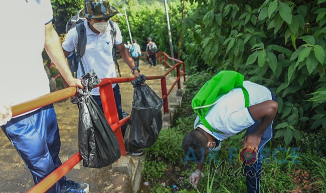 SLAF
CONDUCTS 'SRI PADA' CLEANING PROGRAM FOR 4TH CONSECUTIVE YEAR