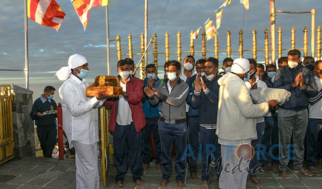 SLAF
CONDUCTS 'SRI PADA' CLEANING PROGRAM FOR 4TH CONSECUTIVE YEAR
