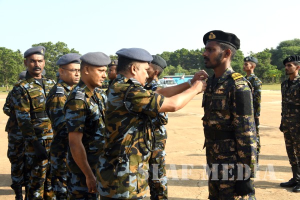 Badge Awarding Ceremony of EOD Basic Courses SLAF Station Palavi