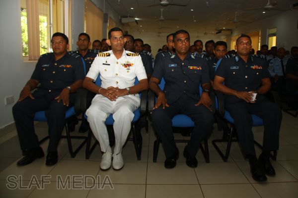 51 වෙනි අධිකාරී නොලත් නිළධාරීන්ගේ කළමණාකරන පාඨමාලාව විසිර යයි