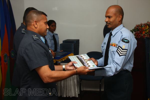 51 වෙනි අධිකාරී නොලත් නිළධාරීන්ගේ කළමණාකරන පාඨමාලාව විසිර යයි